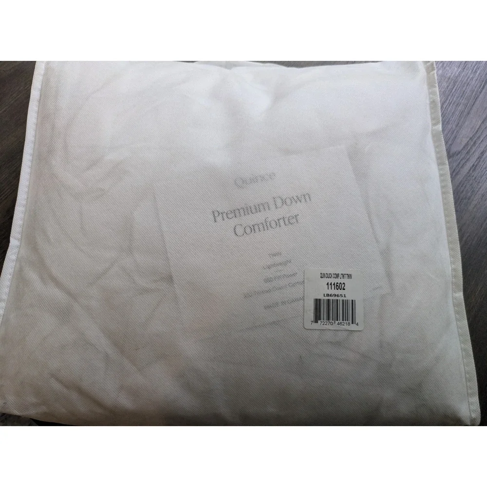 NEW Quince TWIN Down Duvet Insert Lightweight Premium Down Comforter